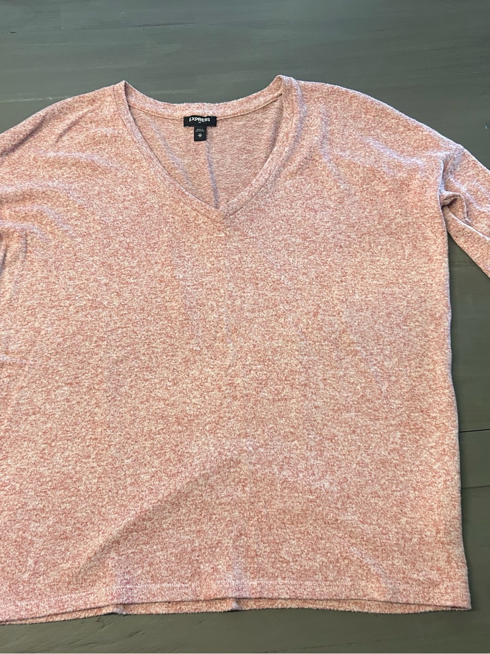 Express Soft Heathered V-Neck Long Sleeve Top - Dusty Rose